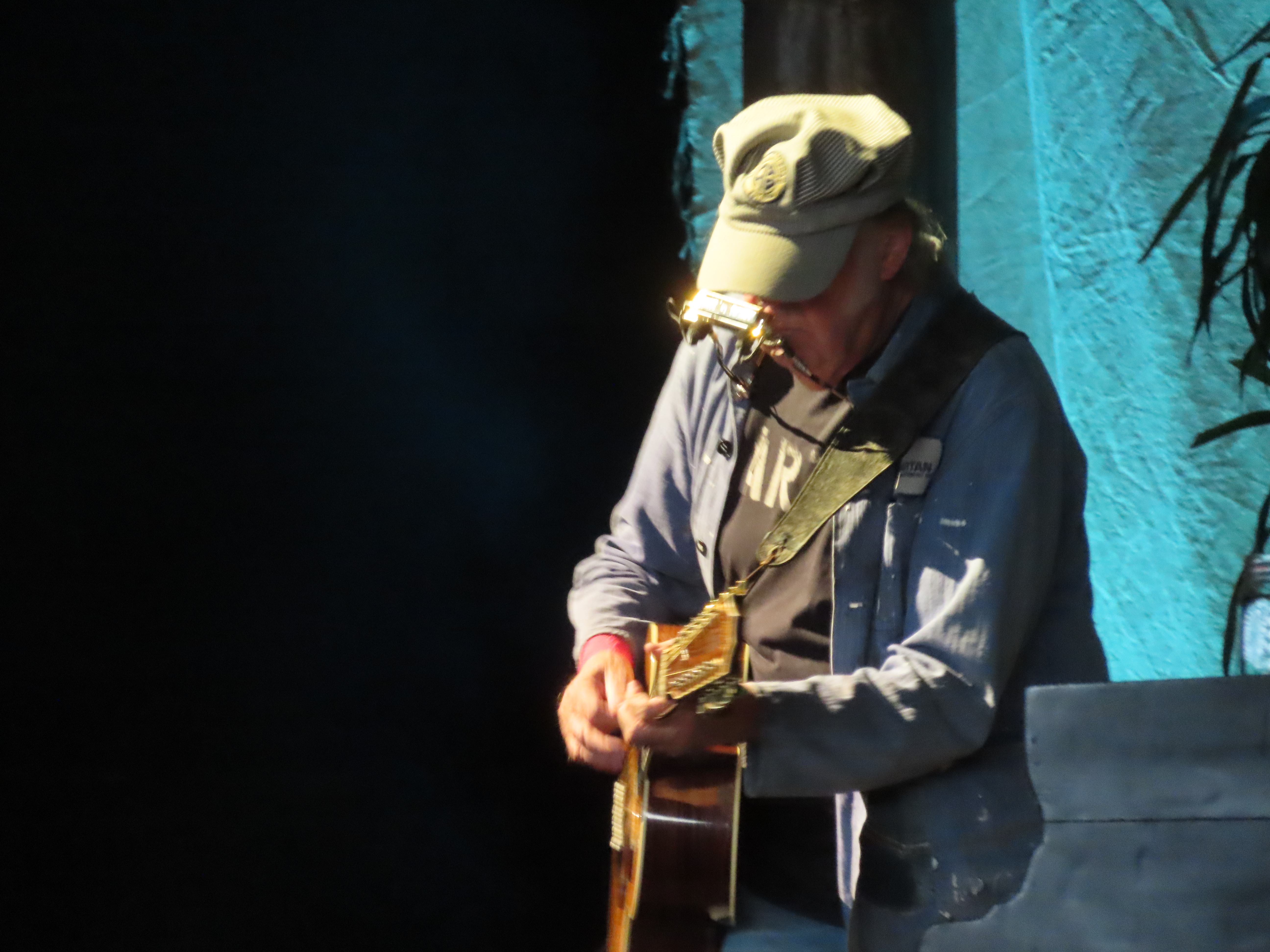 NeilYoung2023-07-18InnStyleResortsAmphitheaterRidgefieldWA (3).jpg